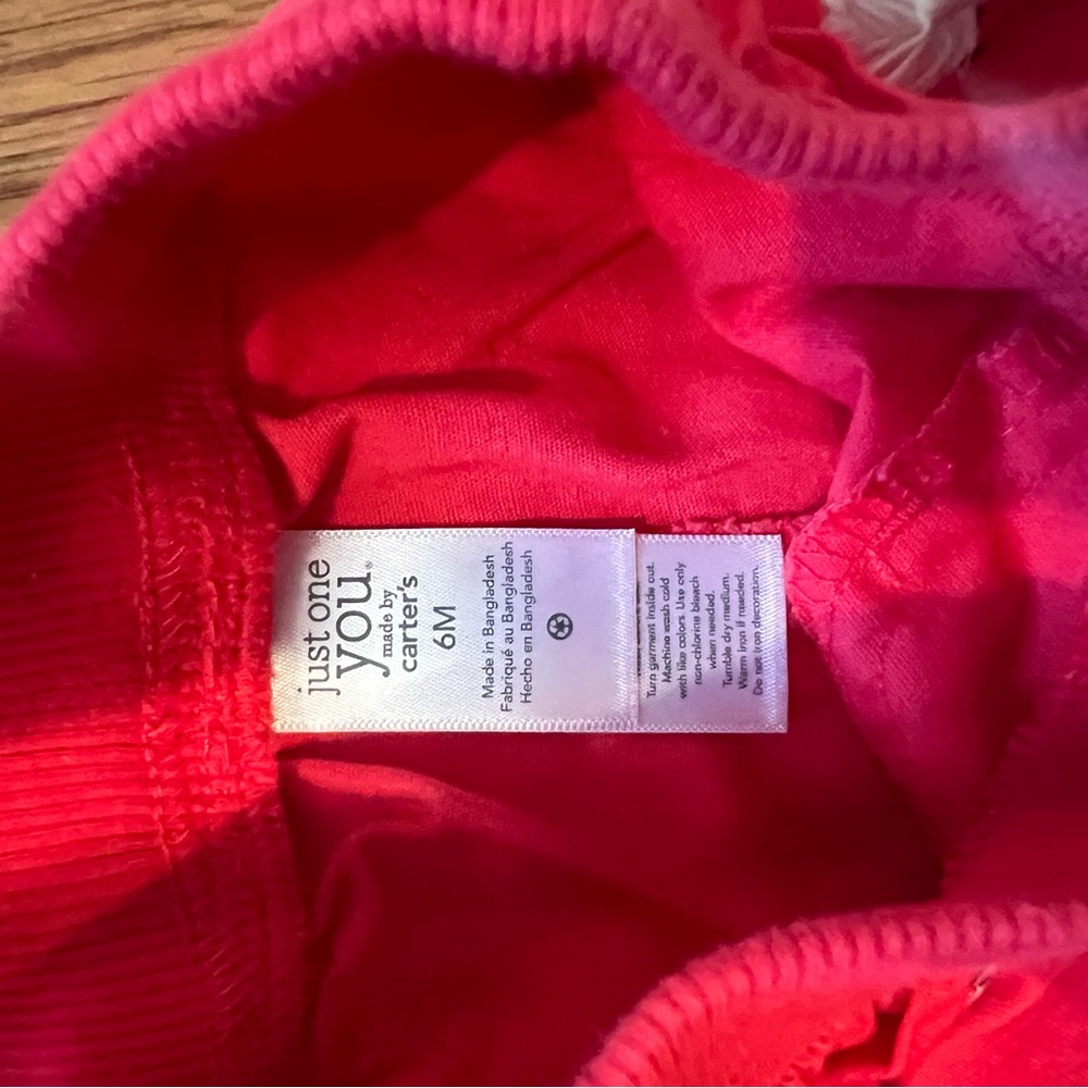 Carter’s size 6 months like new red draw string shorts with beach print - Picture 3 of 4